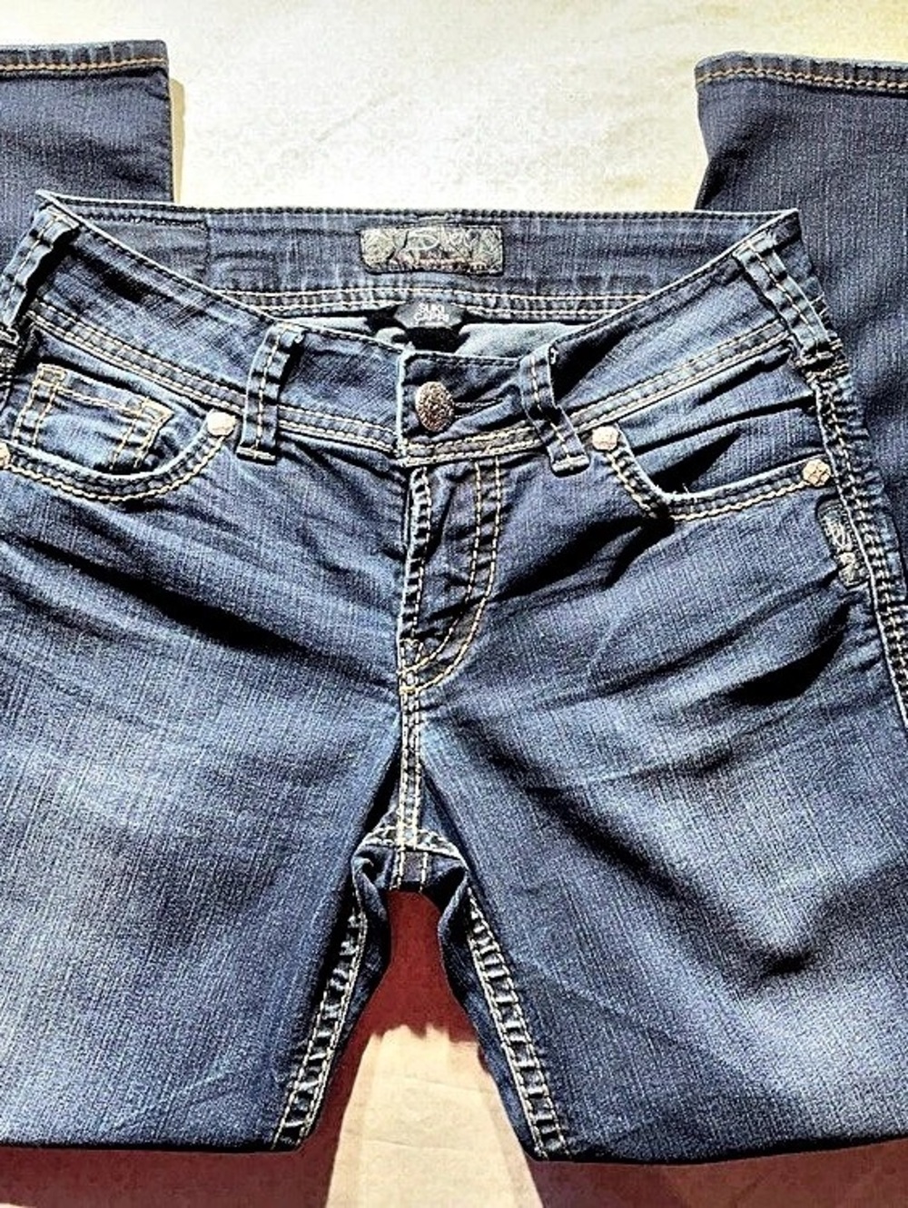 Silver Jeans Co Suki Capri Medium Wash Denim Jeans
